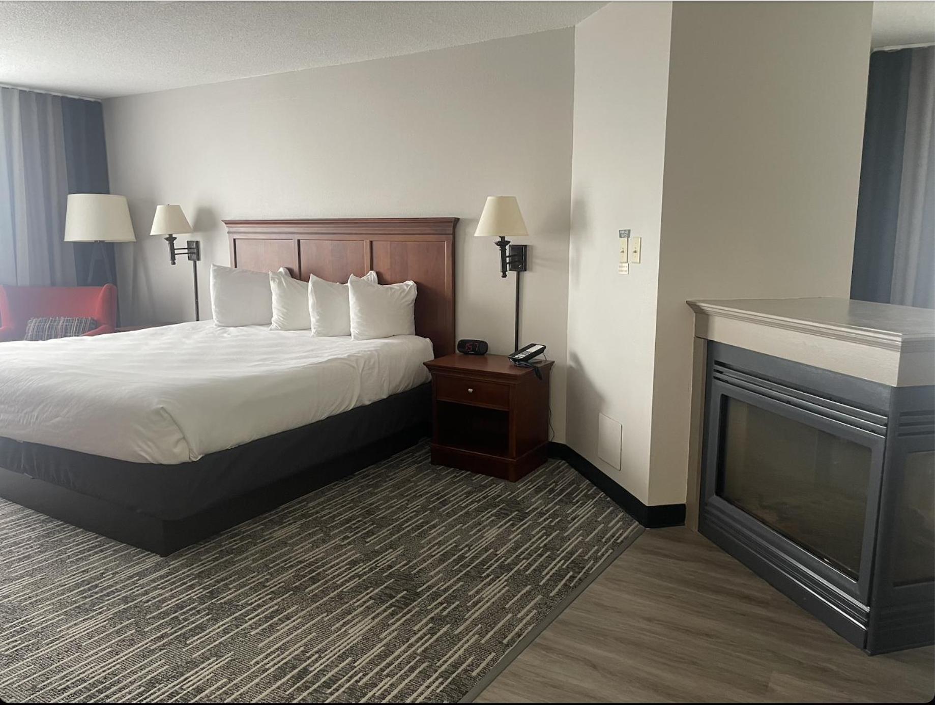Harmony Inn & Suites Fort Dodge Extérieur photo